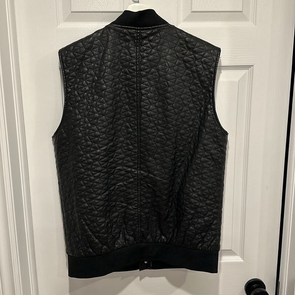 Zara Man - Black Gilet - Picture 2 of 7